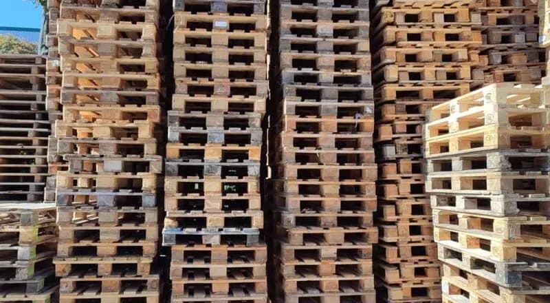 Ile kosztuje europaleta w skupie? Sprawdź aktualne ceny i uniknij strat!